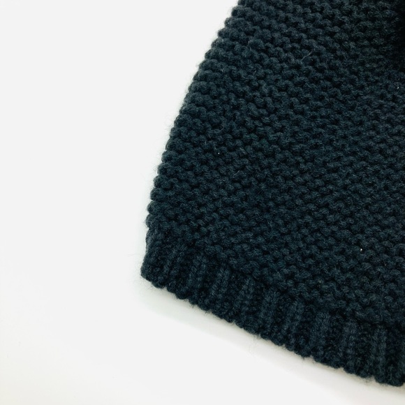 Kyi Kyi Canada Pom Pom Black Knit Beanie Hat - Picture 5 of 8